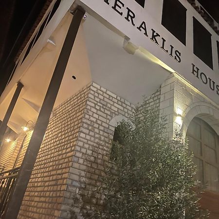 Heraklis Hotel Berat Extérieur photo