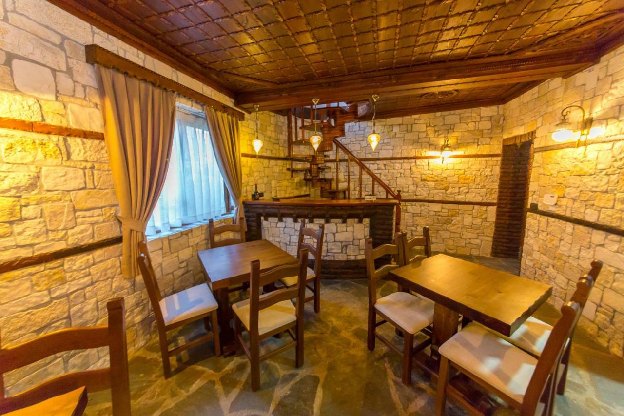 Heraklis Hotel Berat Extérieur photo