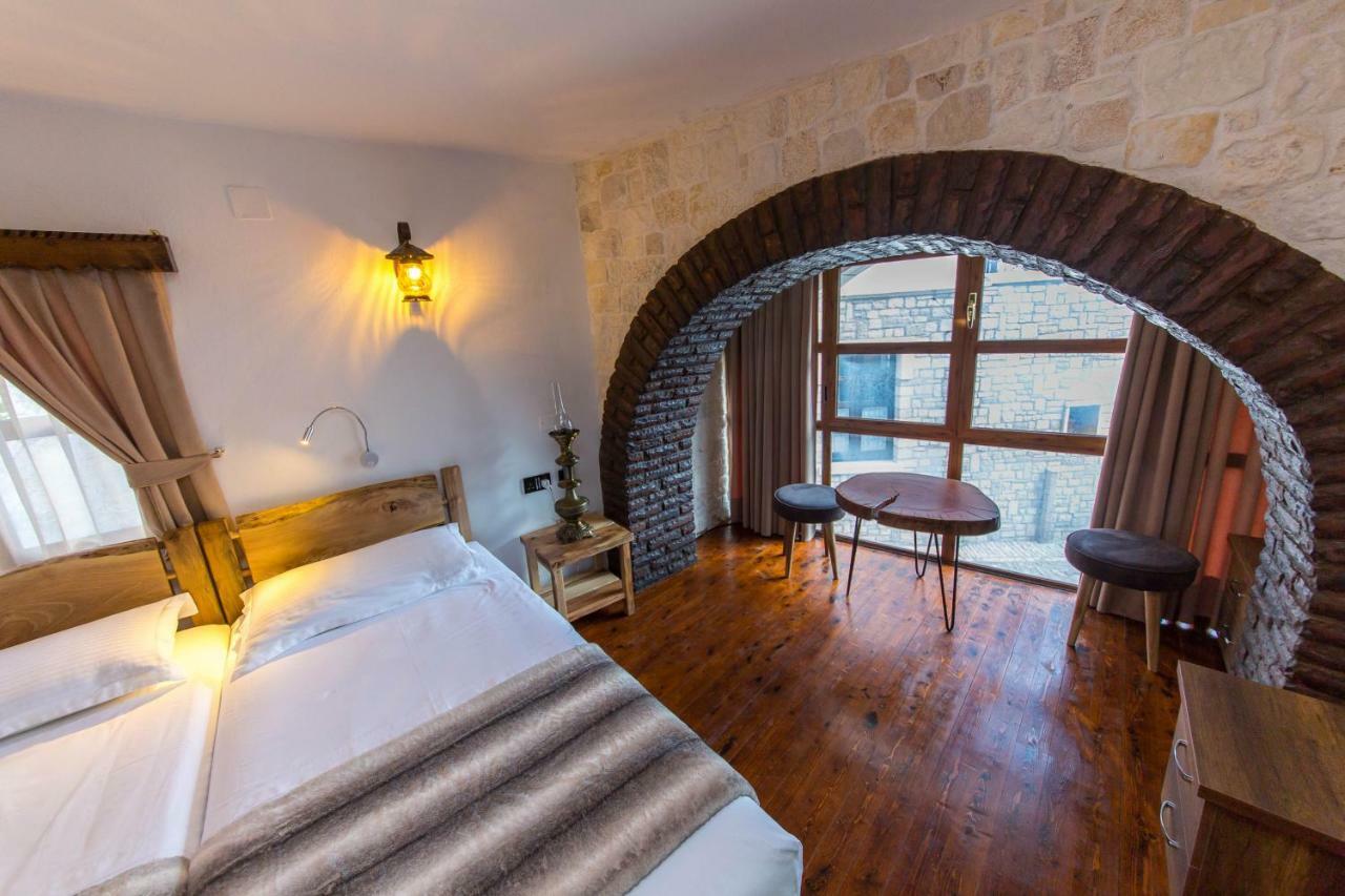 Heraklis Hotel Berat Extérieur photo