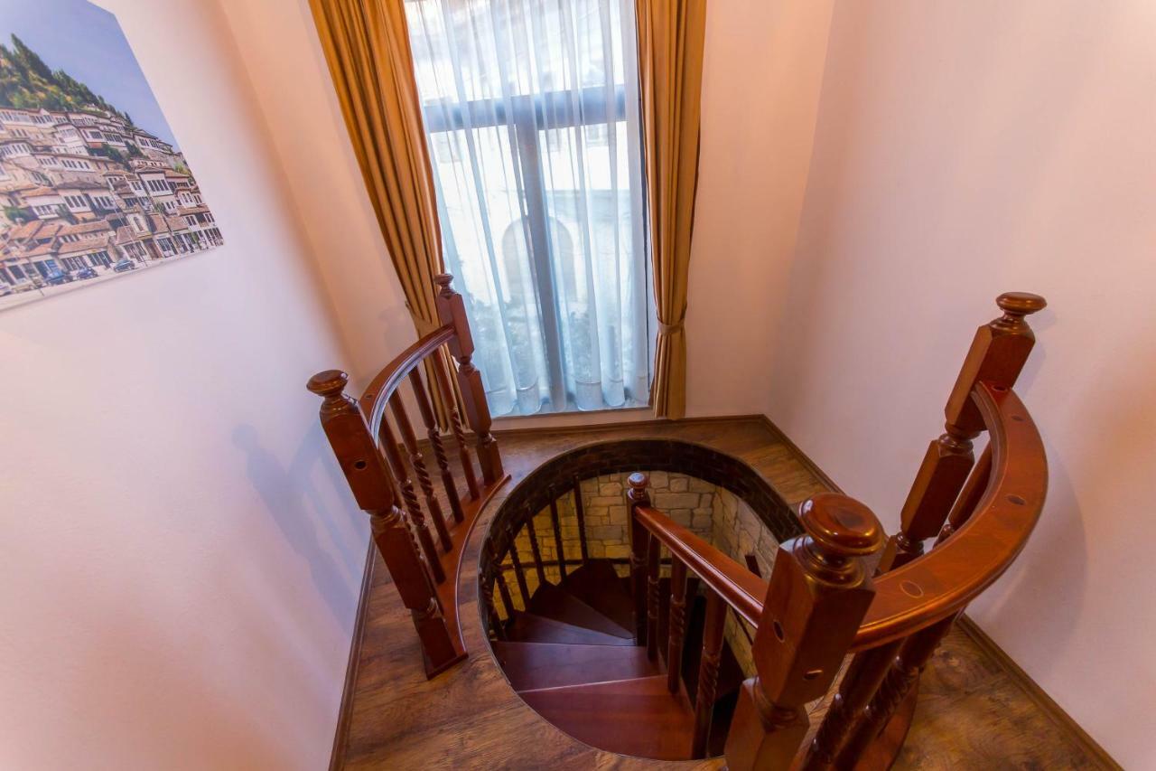Heraklis Hotel Berat Extérieur photo
