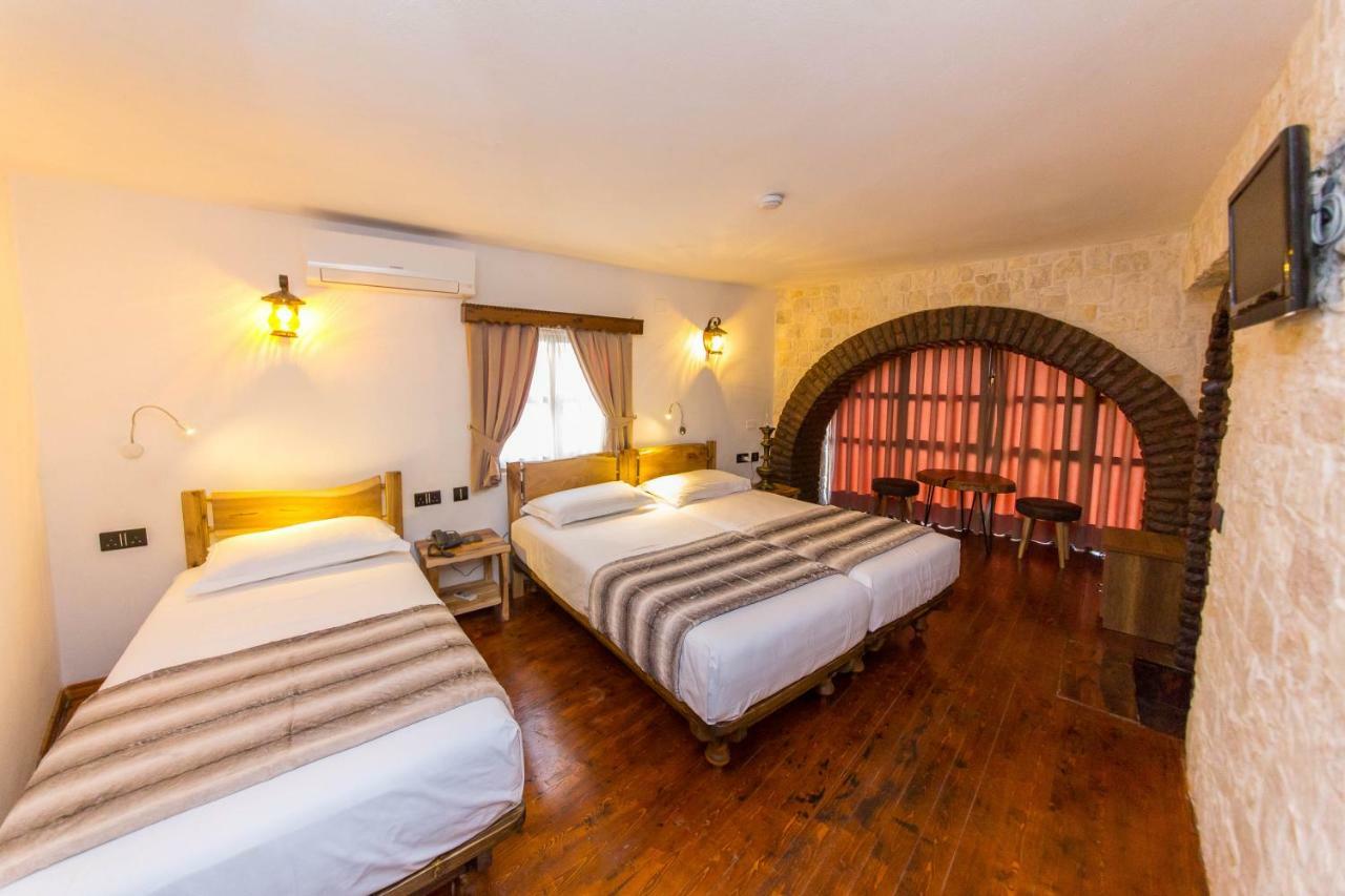 Heraklis Hotel Berat Extérieur photo