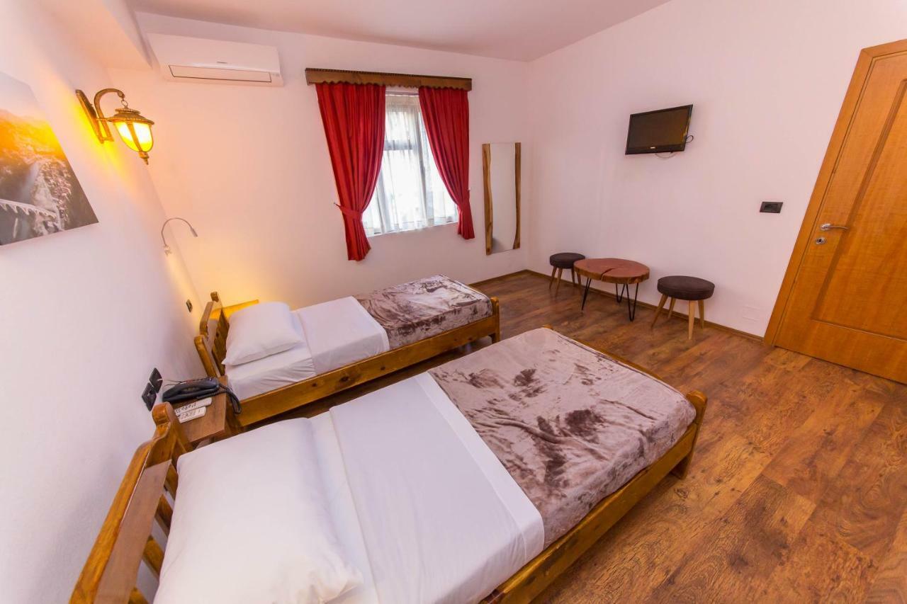 Heraklis Hotel Berat Extérieur photo
