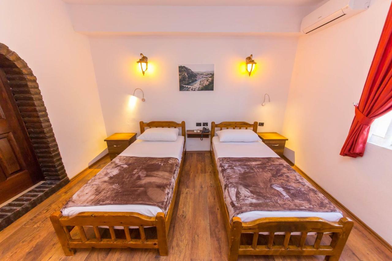 Heraklis Hotel Berat Extérieur photo