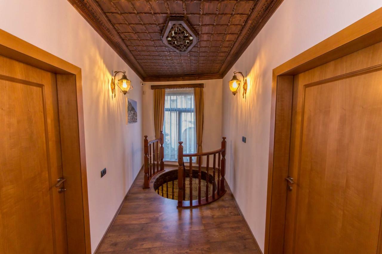 Heraklis Hotel Berat Extérieur photo
