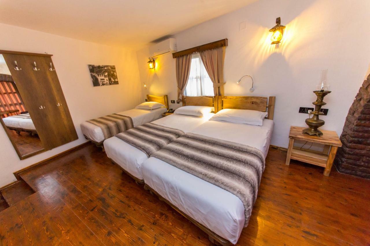 Heraklis Hotel Berat Extérieur photo