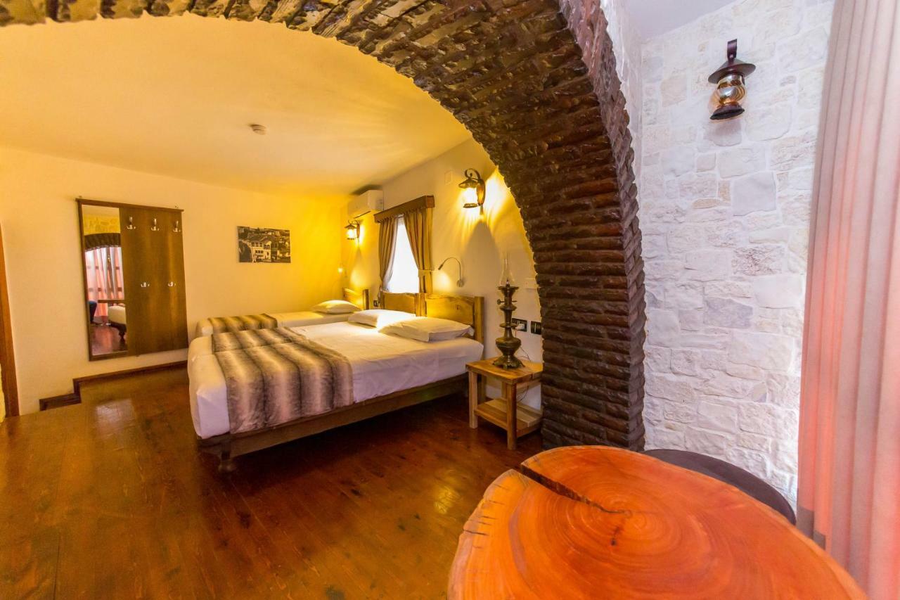 Heraklis Hotel Berat Extérieur photo